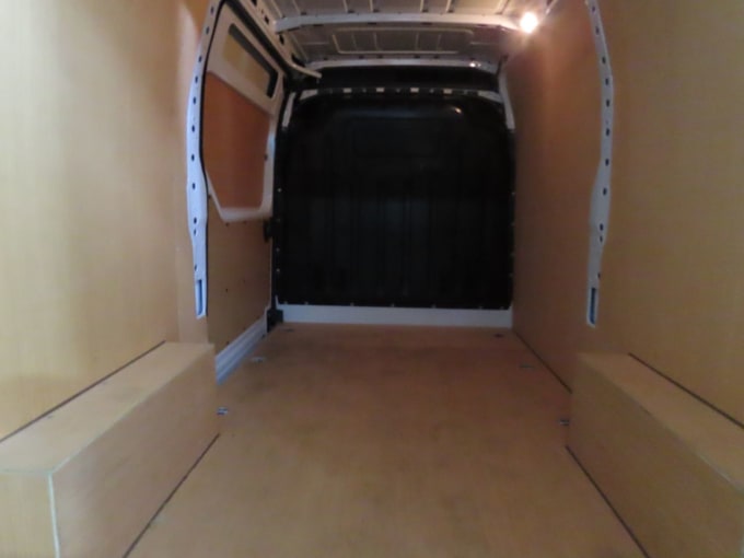 2025 Renault Master