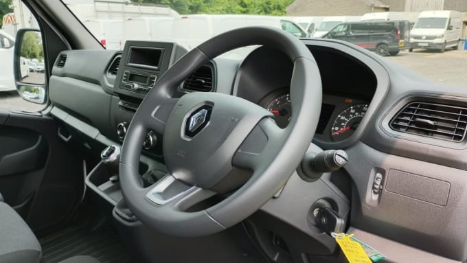 2025 Renault Master