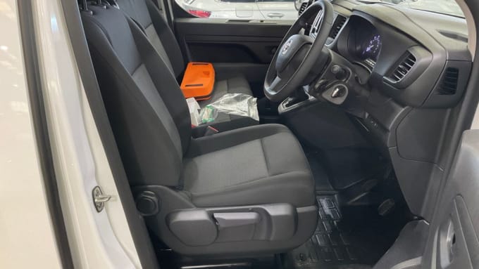 2025 Vauxhall Vivaro