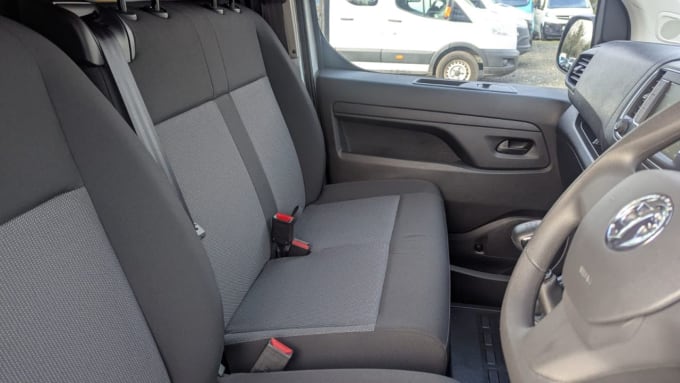 2025 Vauxhall Vivaro