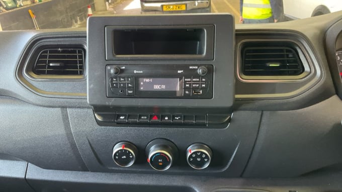 2025 Renault Master