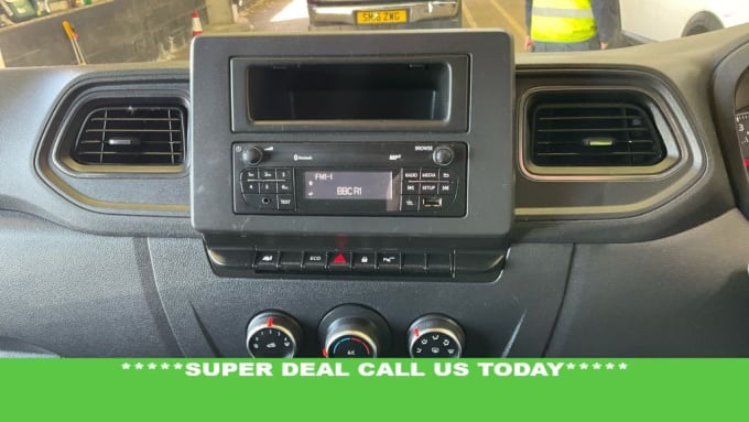 2025 Renault Master