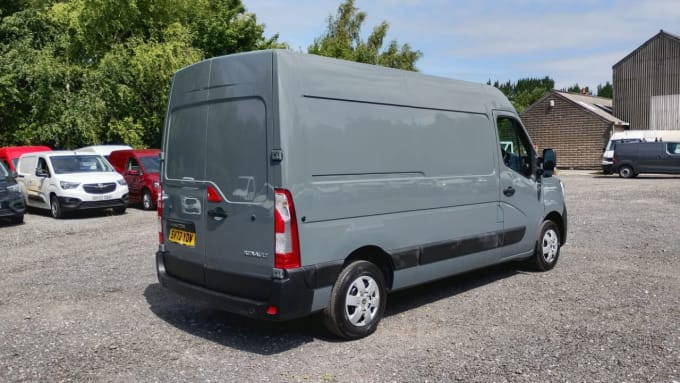 2025 Renault Master
