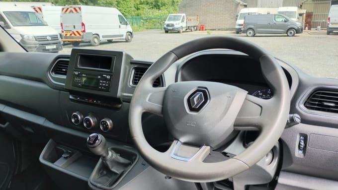 2025 Renault Master