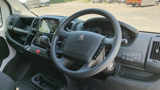 2025 Peugeot Boxer