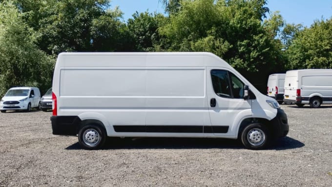 2025 Vauxhall Movano