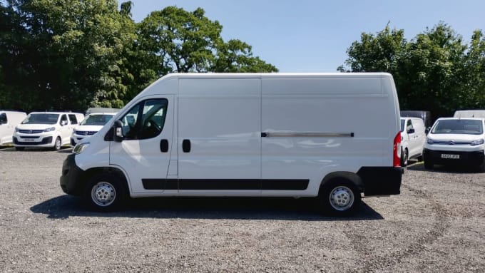 2025 Vauxhall Movano