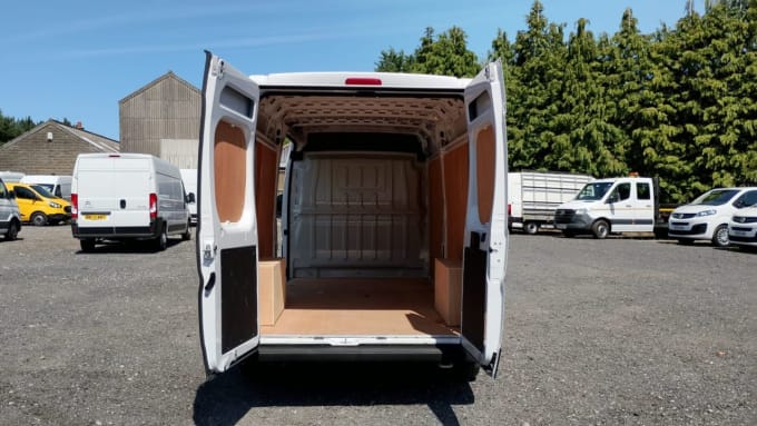 2025 Vauxhall Movano