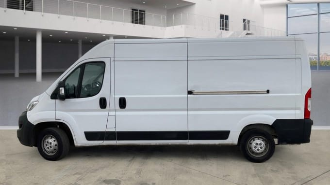 2025 Vauxhall Movano