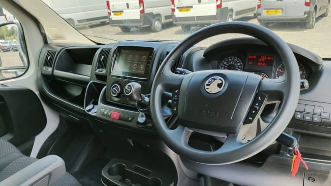 2025 Vauxhall Movano