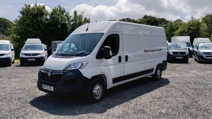2025 Vauxhall Movano