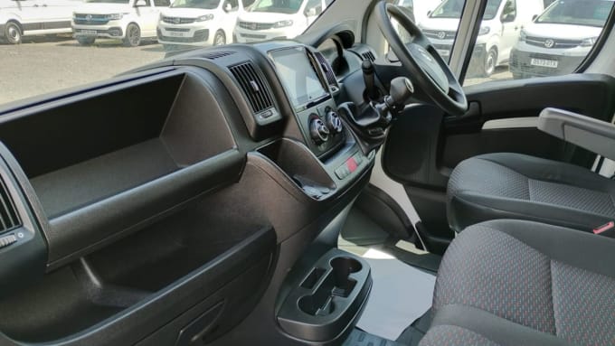 2025 Vauxhall Movano