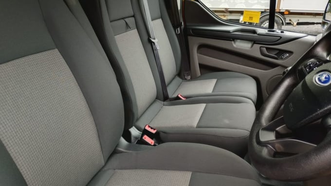 2025 Ford Transit Custom