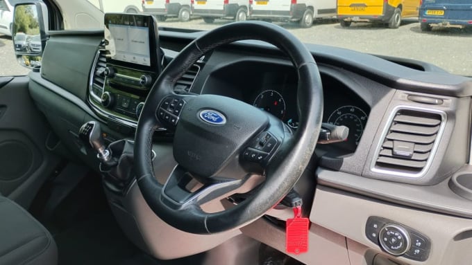 2025 Ford Transit Custom