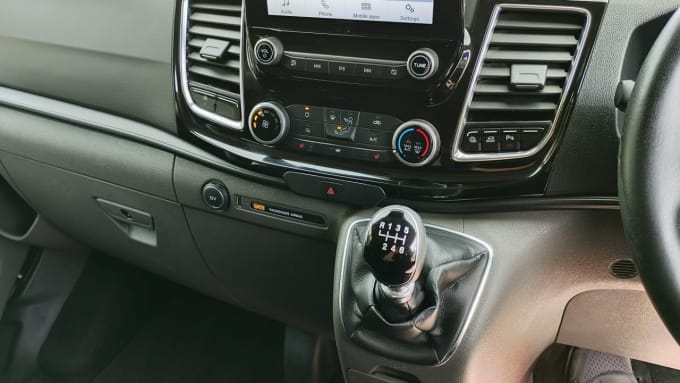 2025 Ford Transit Custom