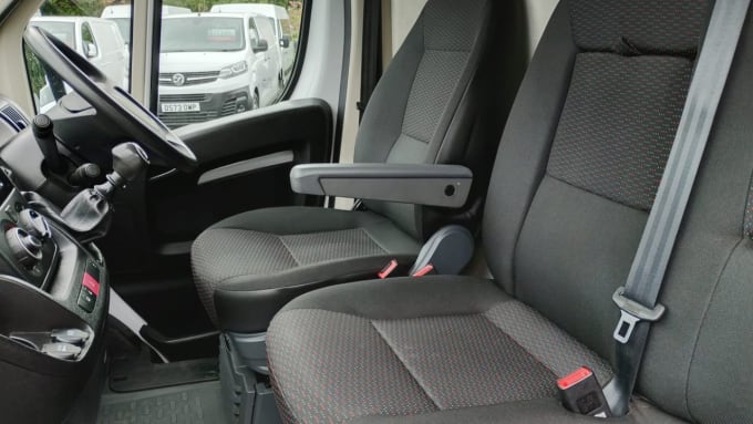 2025 Peugeot Boxer