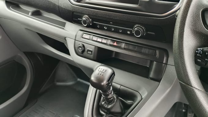 2025 Peugeot Expert