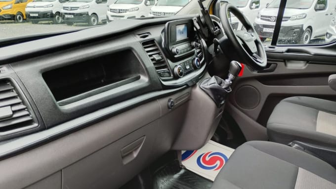 2025 Ford Transit Custom