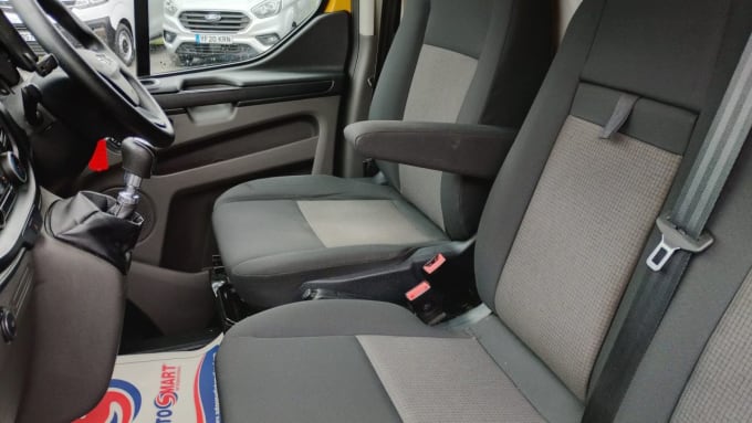 2025 Ford Transit Custom