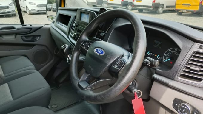 2025 Ford Transit Custom