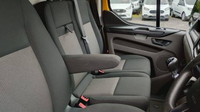 2025 Ford Transit Custom
