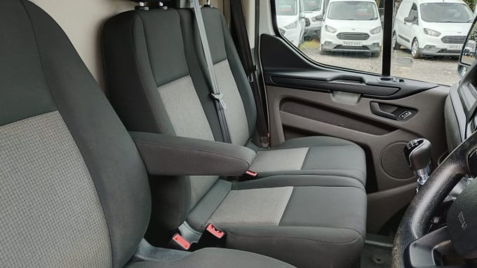 2025 Ford Transit Custom