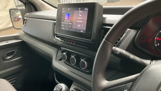 2025 Renault Trafic
