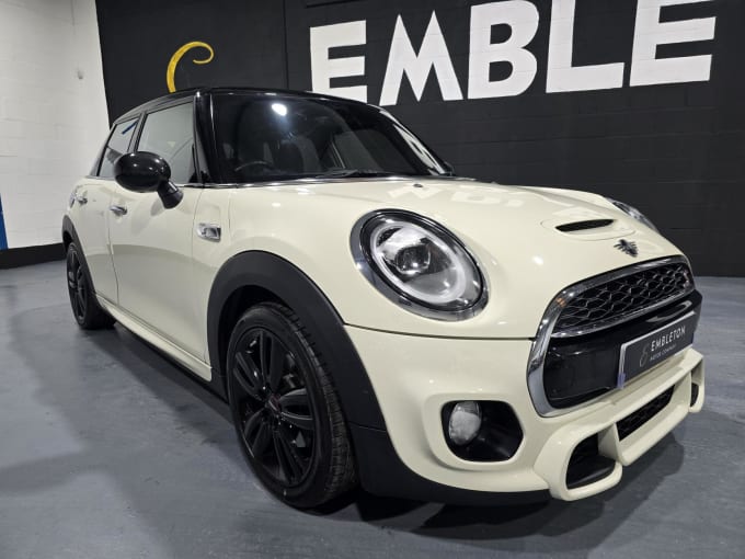 2019 Mini Hatch