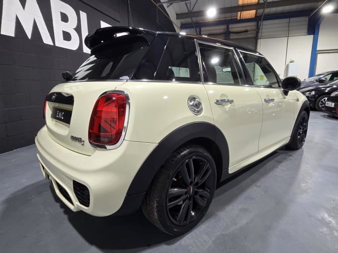 2019 Mini Hatch