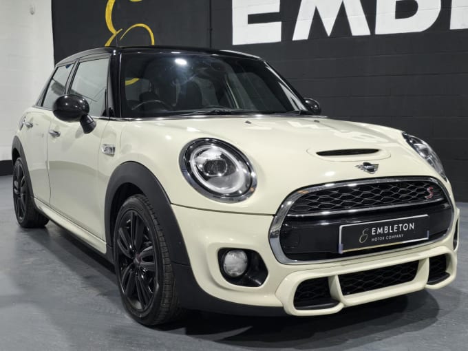 2019 Mini Hatch