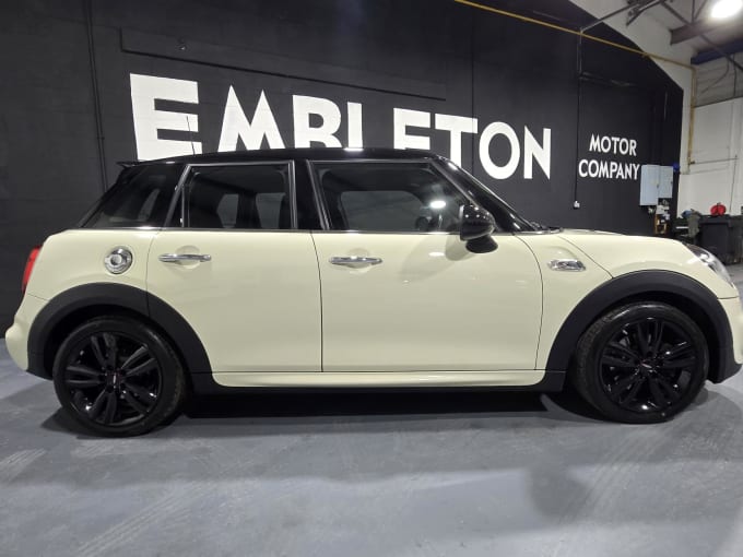 2019 Mini Hatch