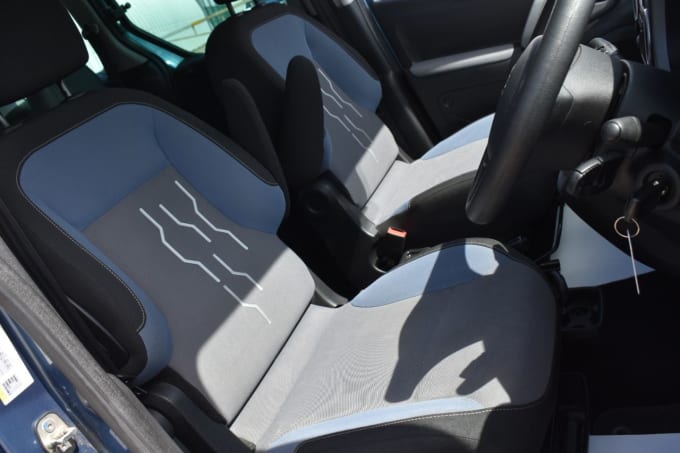 2025 Peugeot Partner