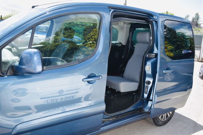 2025 Peugeot Partner