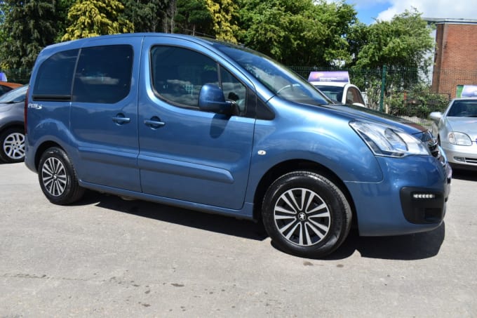 2025 Peugeot Partner