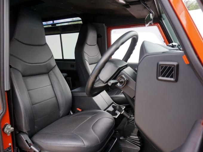 2025 Land Rover Defender 90