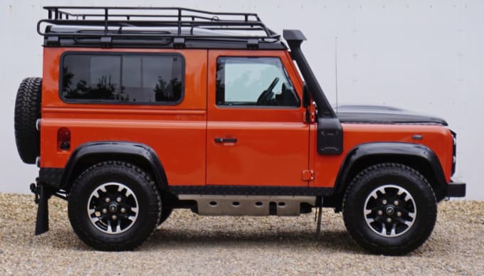 2025 Land Rover Defender 90