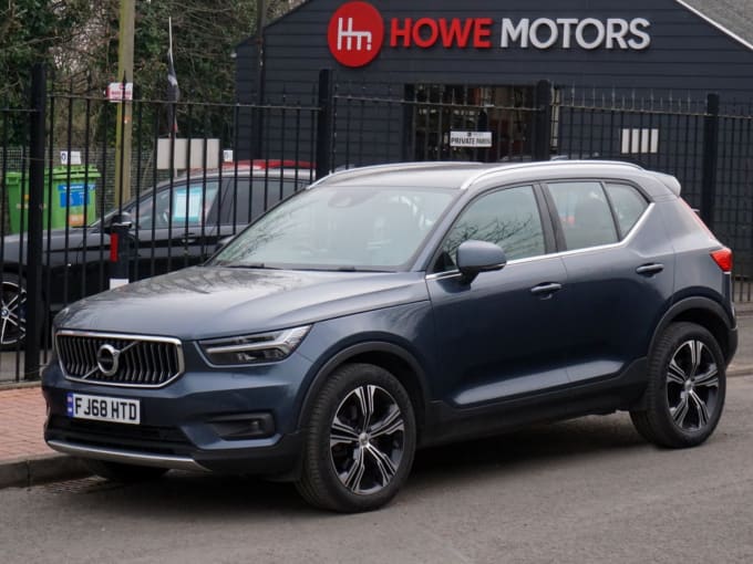 2025 Volvo Xc40