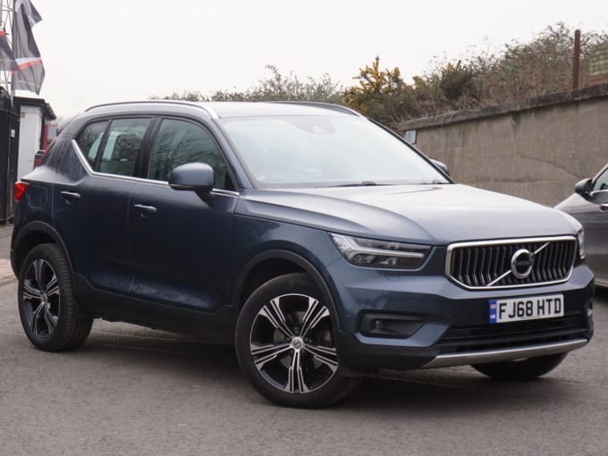 2025 Volvo Xc40