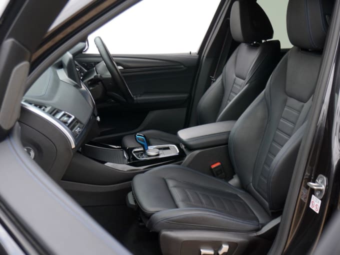 2025 BMW Ix3