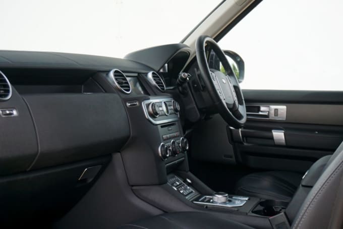 2025 Land Rover Discovery 4