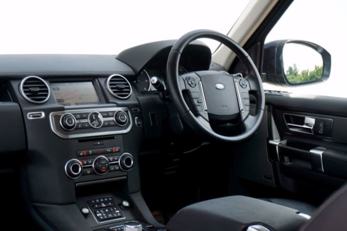 2025 Land Rover Discovery 4