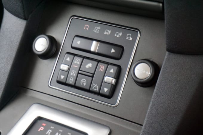 2025 Land Rover Discovery 4