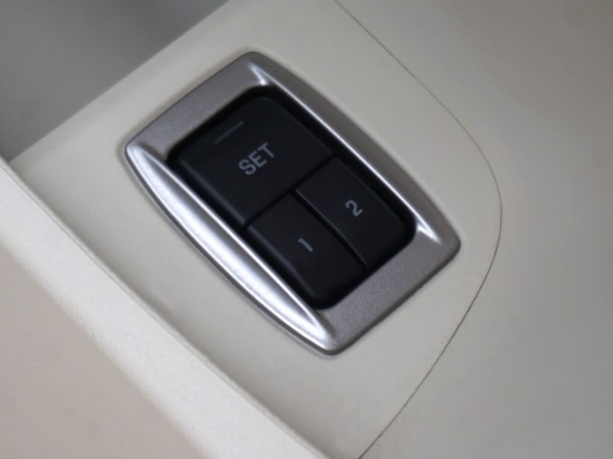 2025 Jaguar Xf