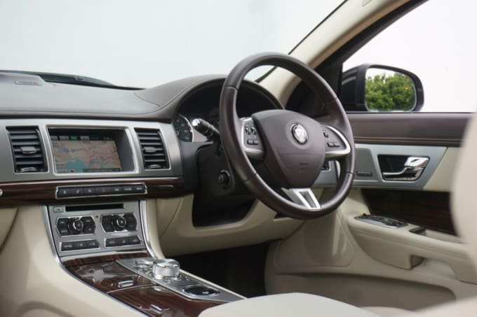 2025 Jaguar Xf