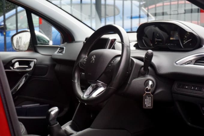 2025 Peugeot 208