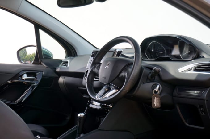 2025 Peugeot 208