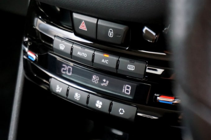 2025 Peugeot 208