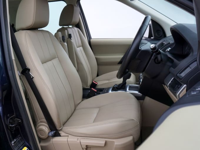 2025 Land Rover Freelander 2