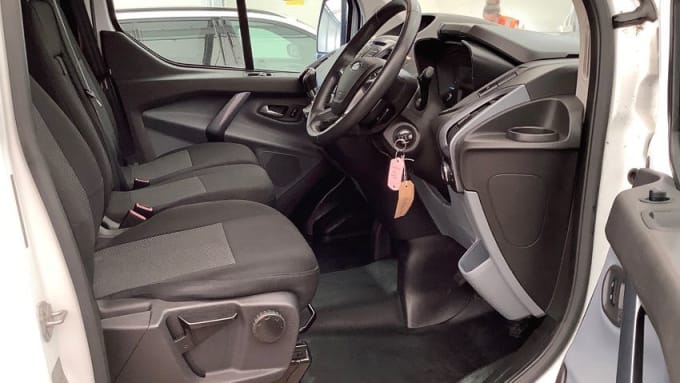2025 Ford Transit Custom
