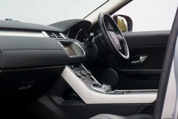 2025 Land Rover Range Rover Evoque